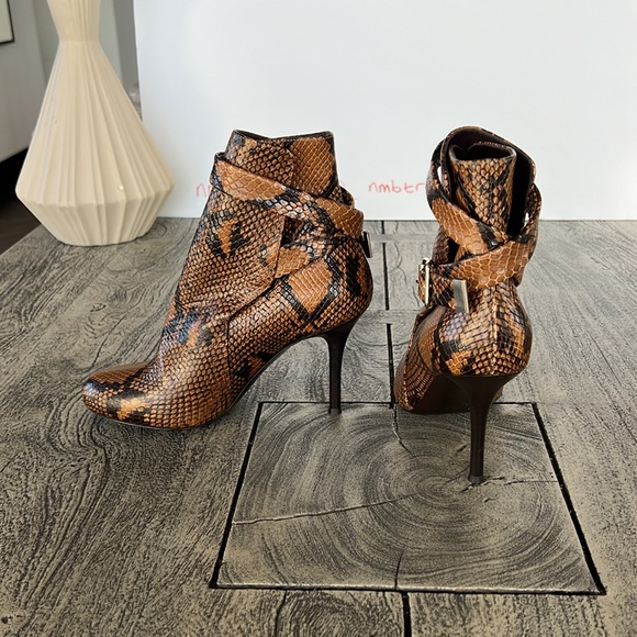Chloe size 6.5M textured snake print leather ankle hi boots - Picture 7 of 16